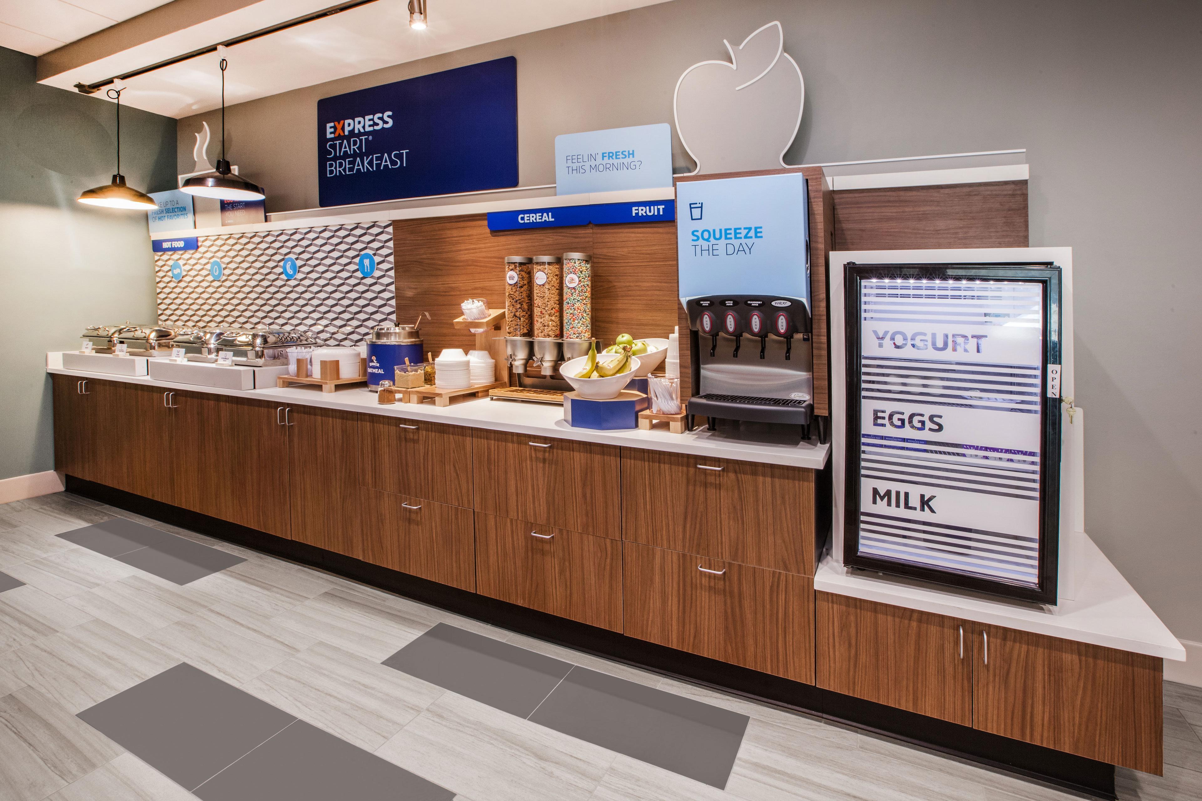 Holiday Inn Express Hotel & Suites Glasgow By Ihg Exterior foto